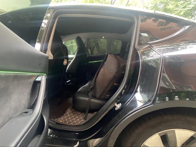 Tesla Model Y 2022 thumb 7