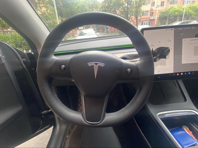Tesla Model Y 2022 thumb 9