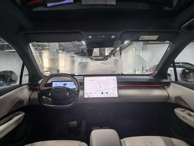 Lynk & Co Z20 2025 thumb 9