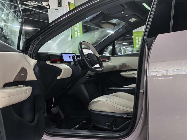 Lynk & Co Z20 2025 thumb 11