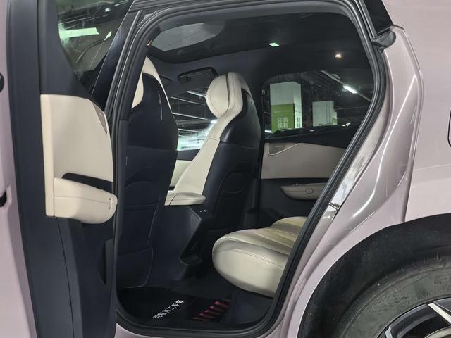 Lynk & Co Z20 2025 thumb 12