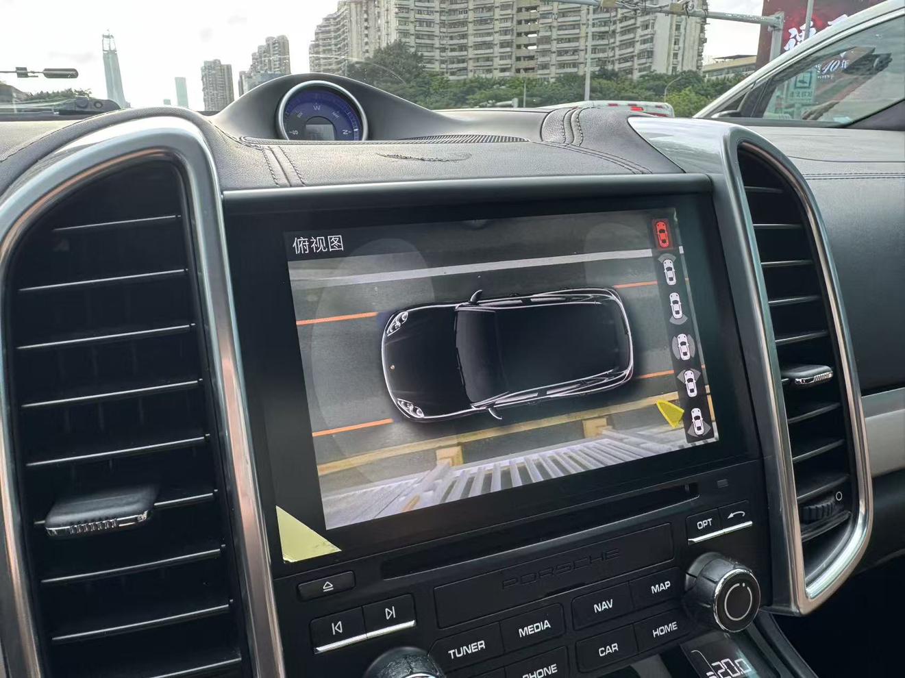 Porsche Cayenne 2016 thumb 9