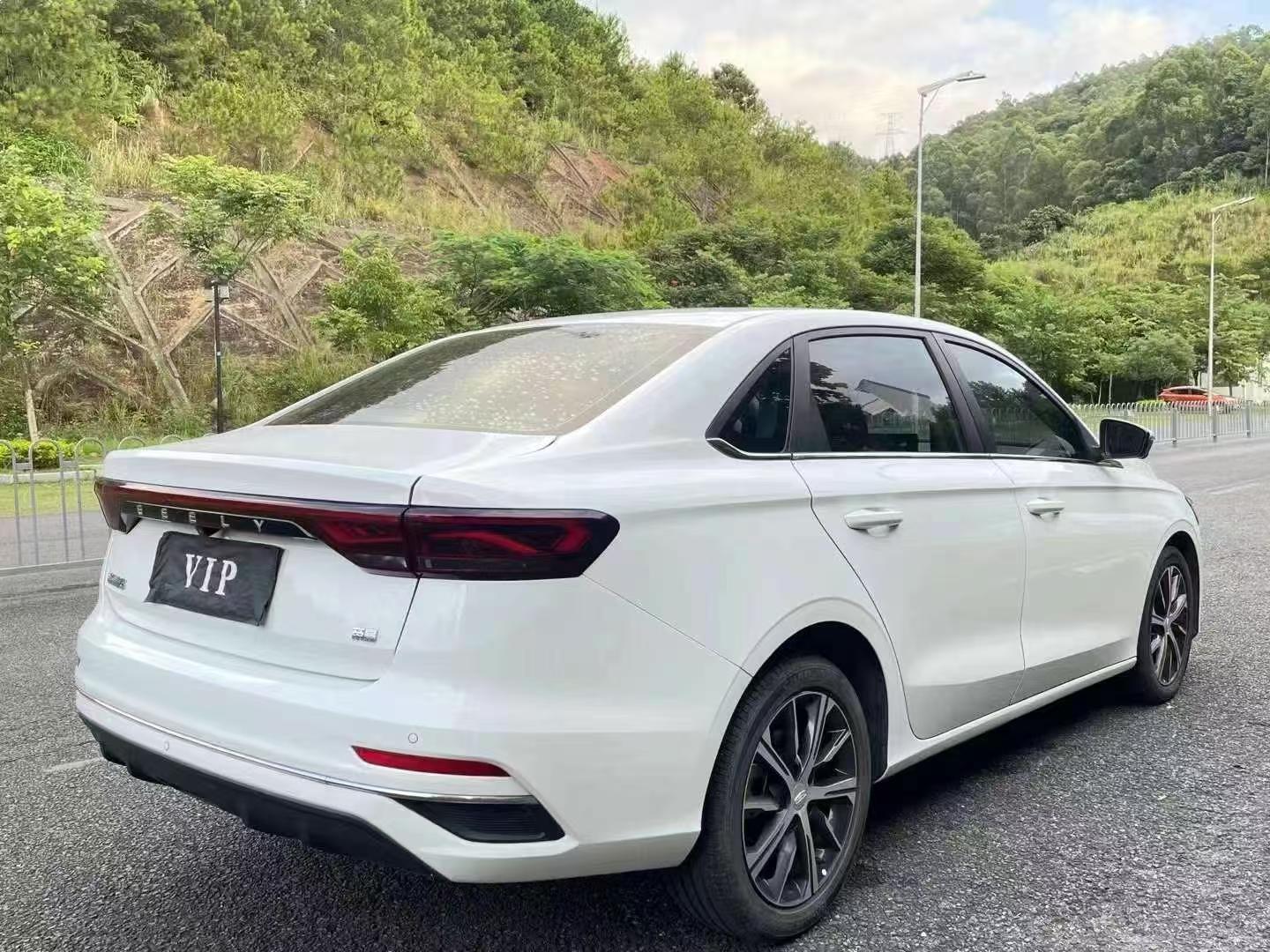Geely Emgrand 2022 thumb 4
