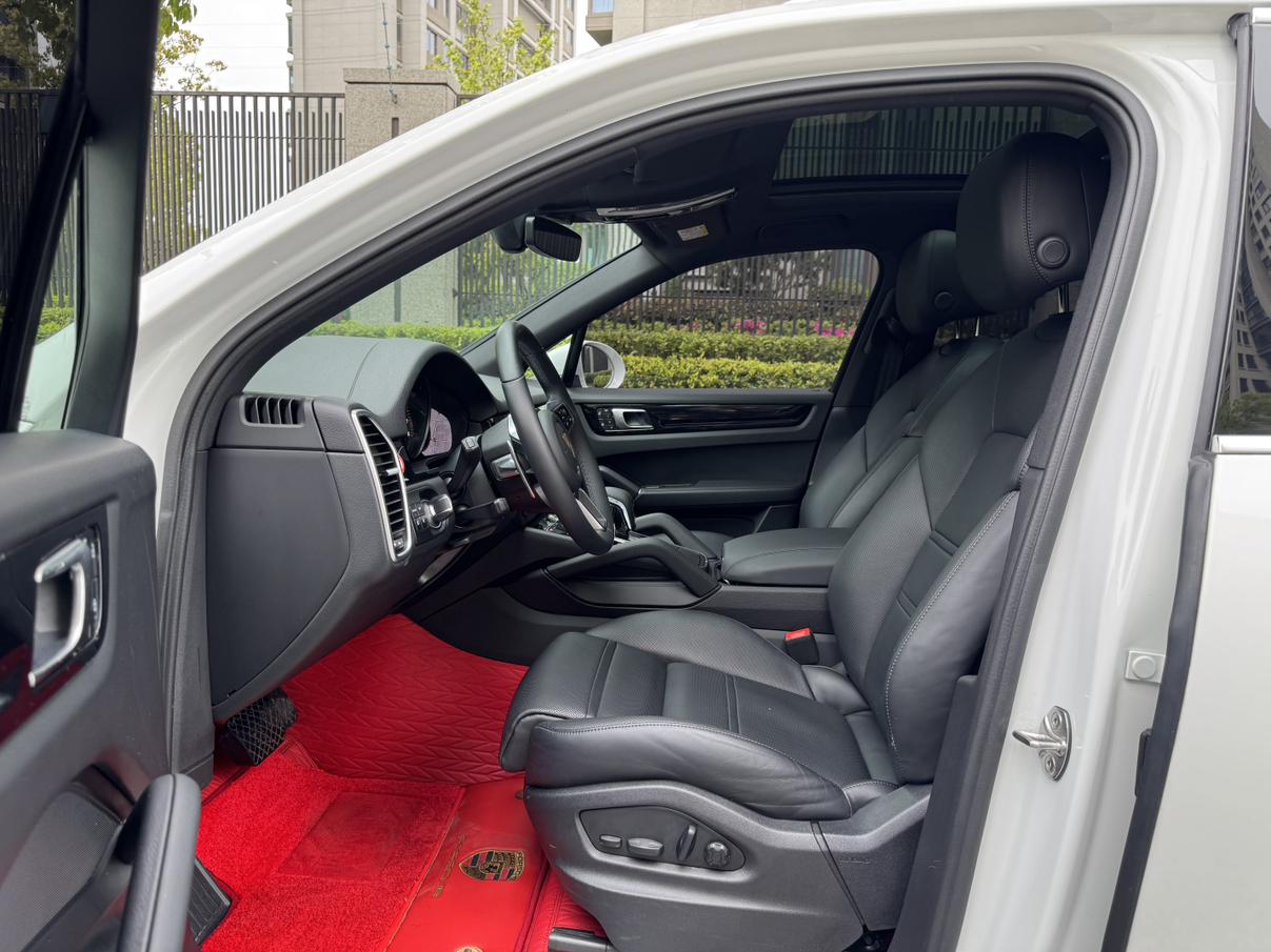 Porsche Cayenne 2023 thumb 9