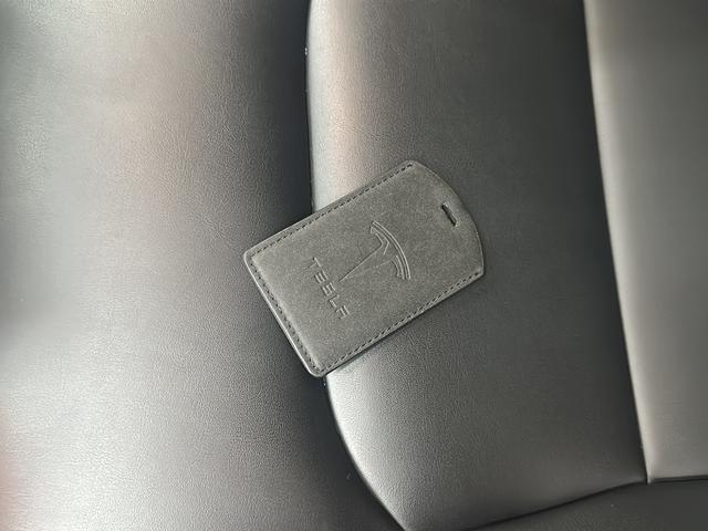 Tesla Model Y 2024 thumb 9