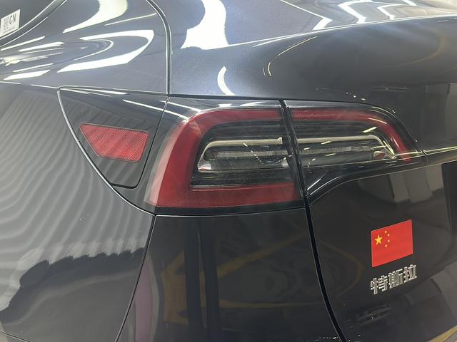 Tesla Model Y 2024 thumb 11