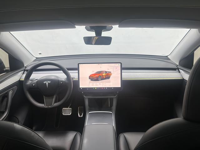 Tesla Model Y 2024 thumb 12