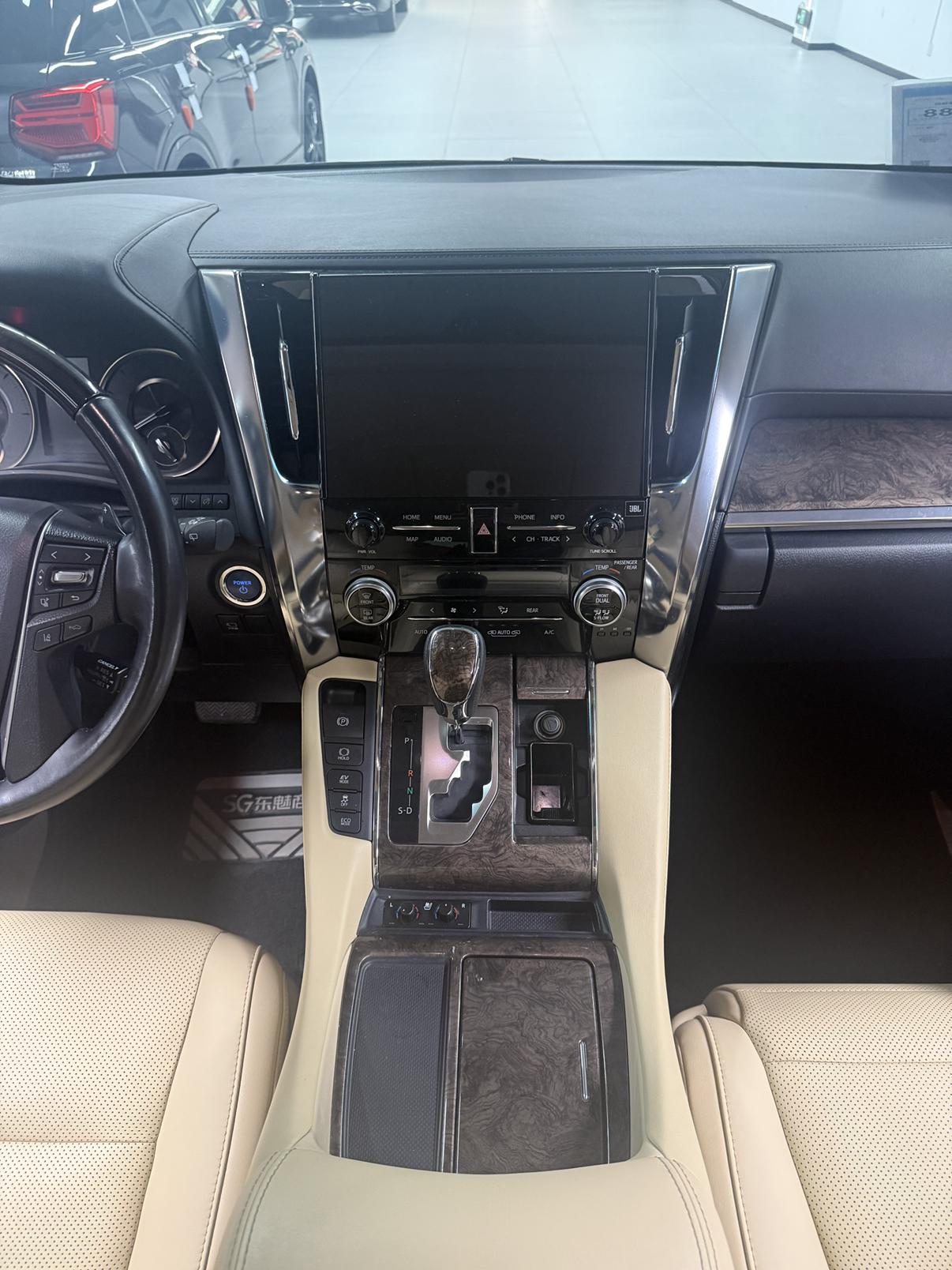 Toyota Vellfire 2021 thumb 6