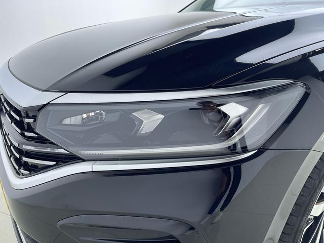 Volkswagen Passat (North America and China) 2022 thumb 10