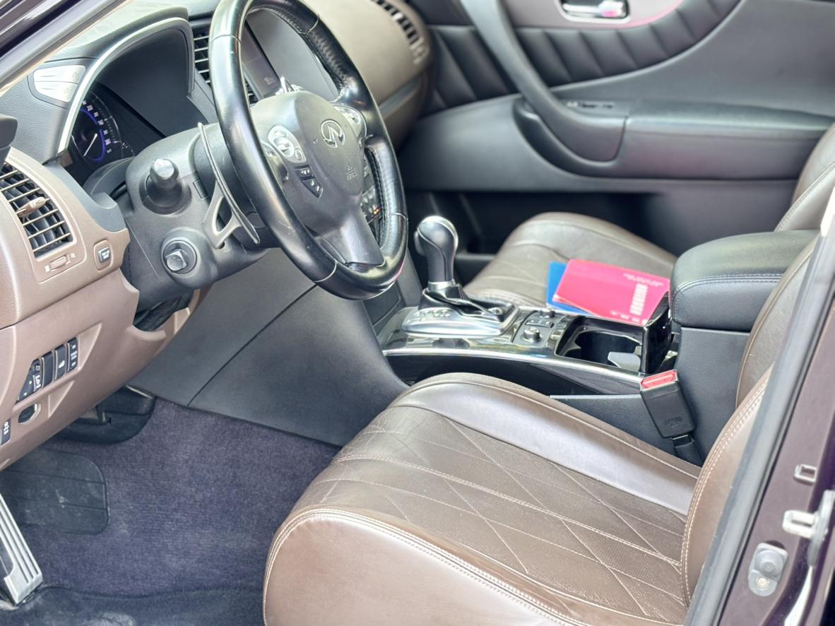 Infiniti QX70 2013 thumb 8