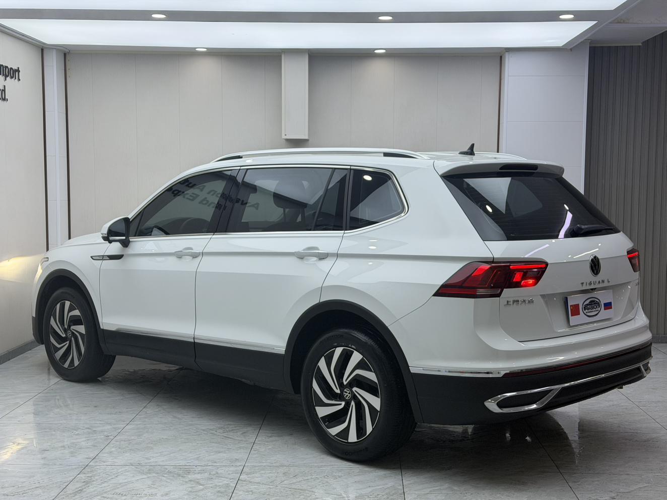 Volkswagen Tiguan 2023 thumb 2