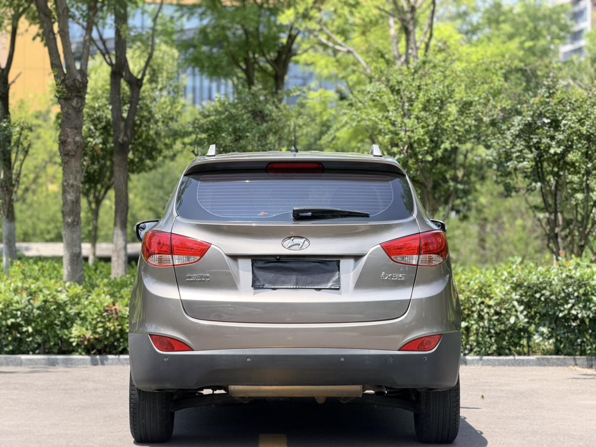 Hyundai ix35 2015 thumb 3