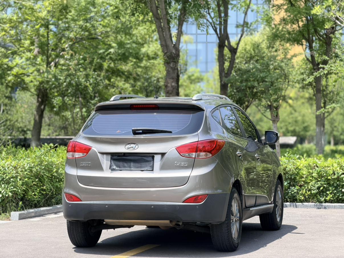 Hyundai ix35 2015 thumb 4