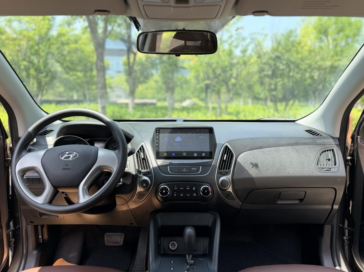 Hyundai ix35 2015 thumb 5