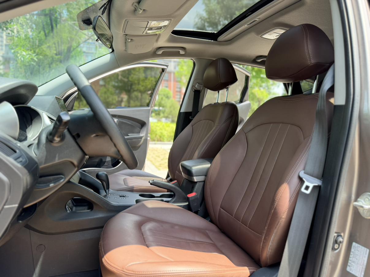 Hyundai ix35 2015 thumb 8