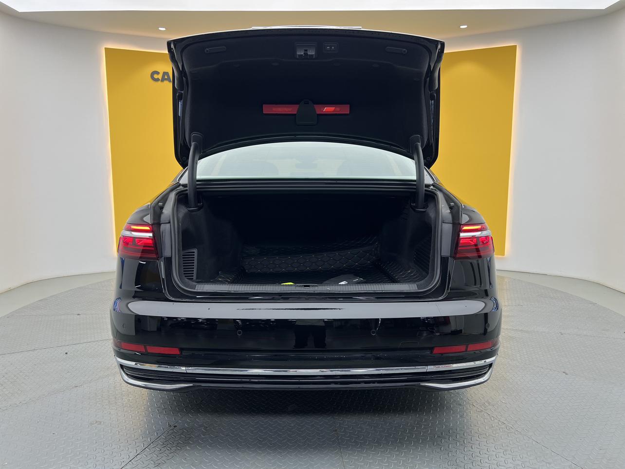 Audi A8 2024 thumb 2