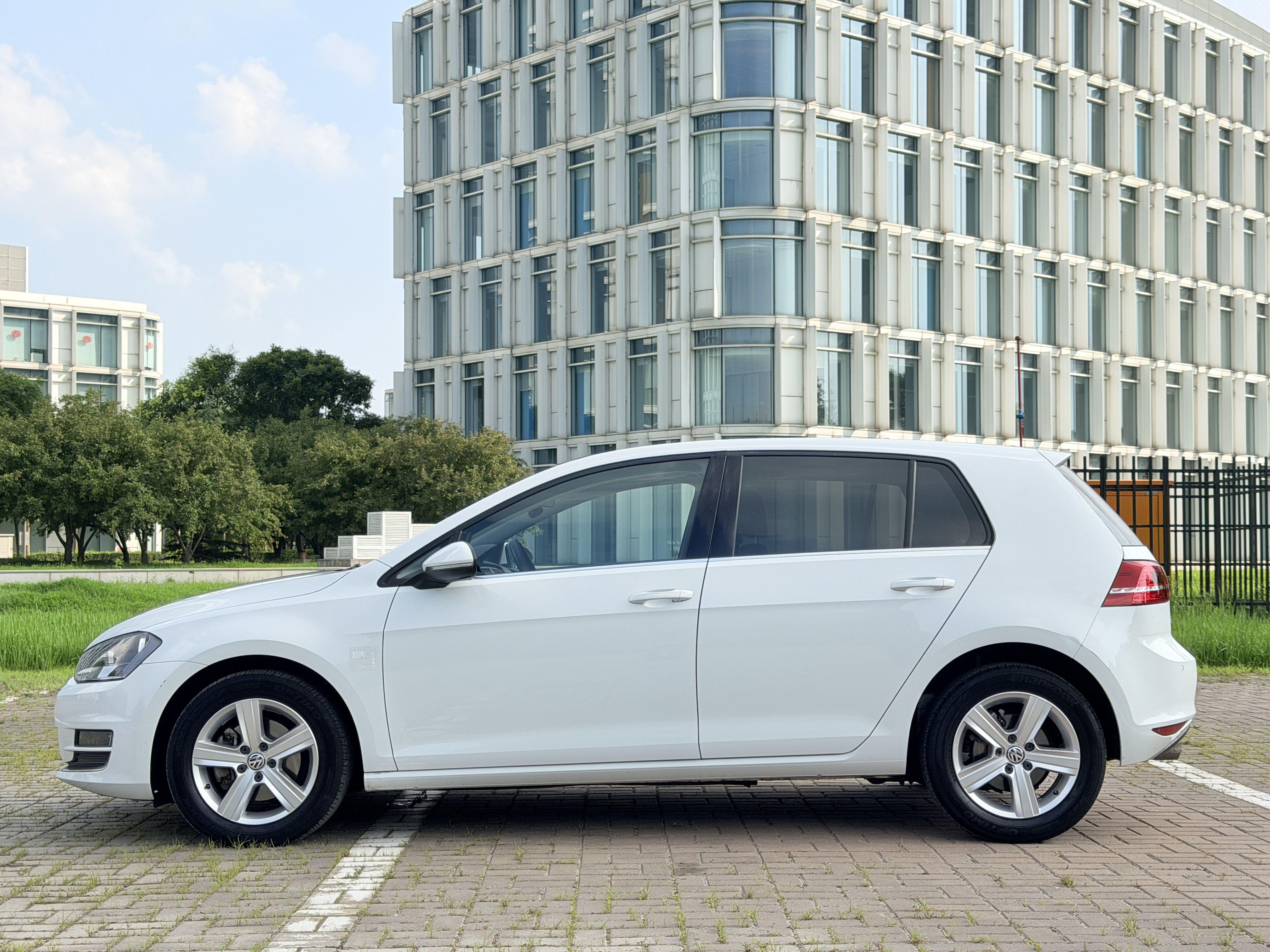 Volkswagen Golf Sportsvan 2014 thumb 2