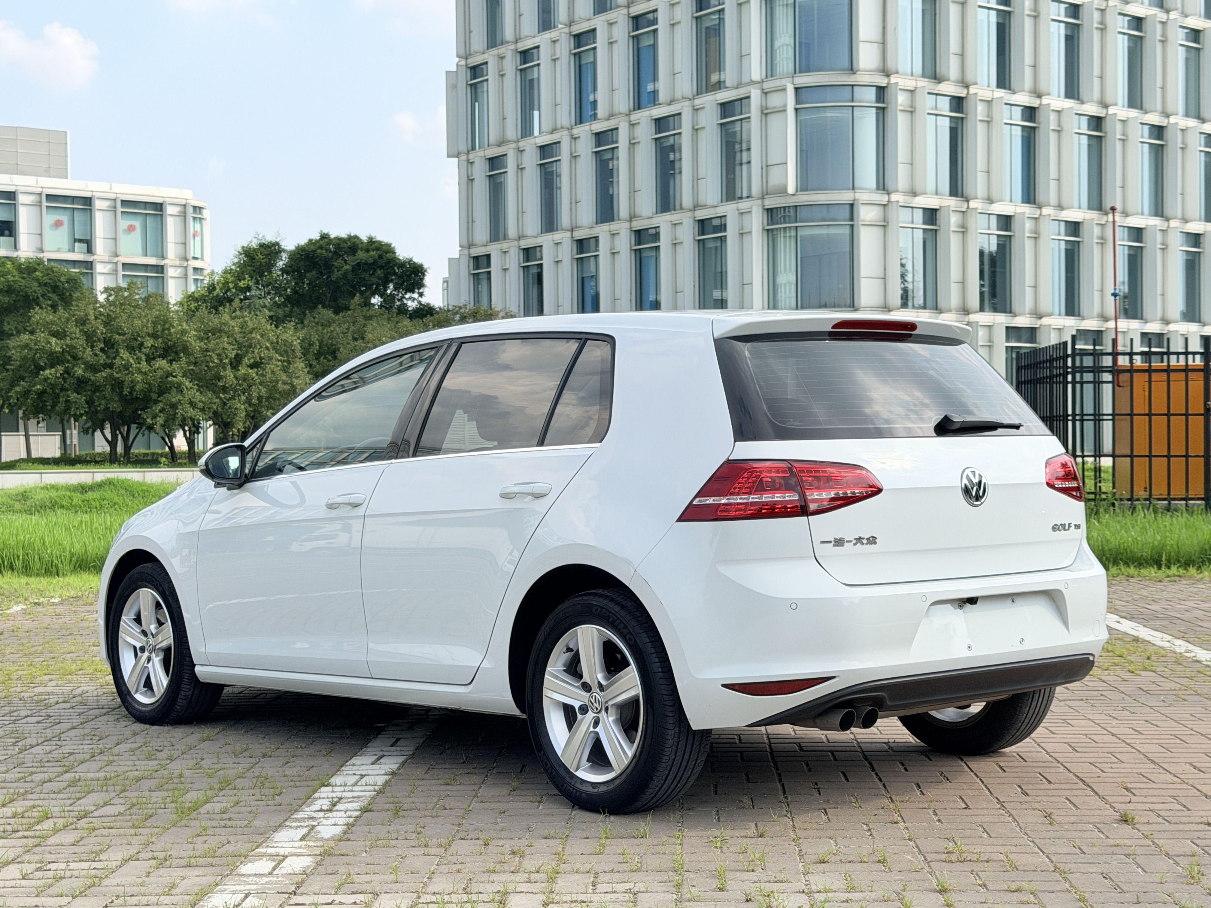 Volkswagen Golf Sportsvan 2014 thumb 3