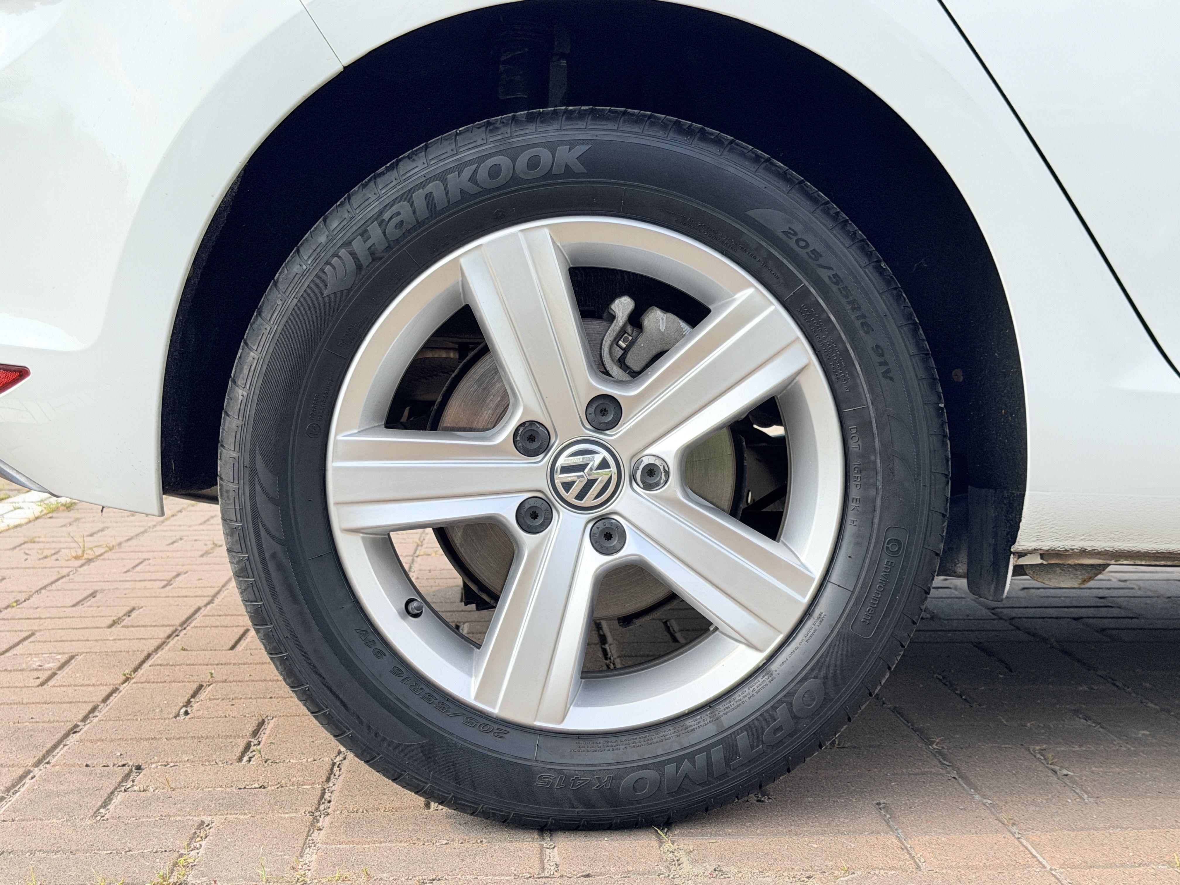 Volkswagen Golf Sportsvan 2014 thumb 10