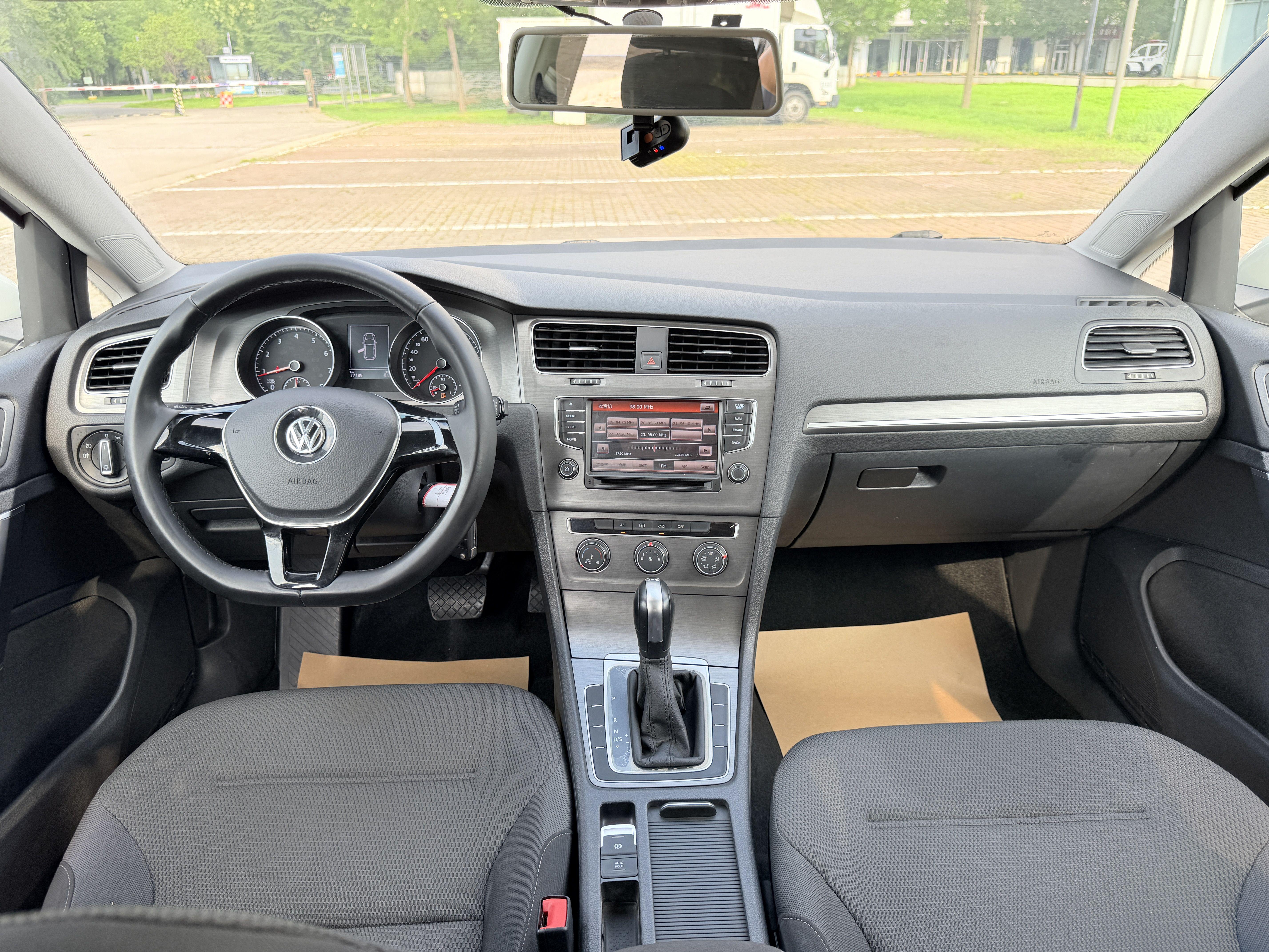 Volkswagen Golf Sportsvan 2014 thumb 12