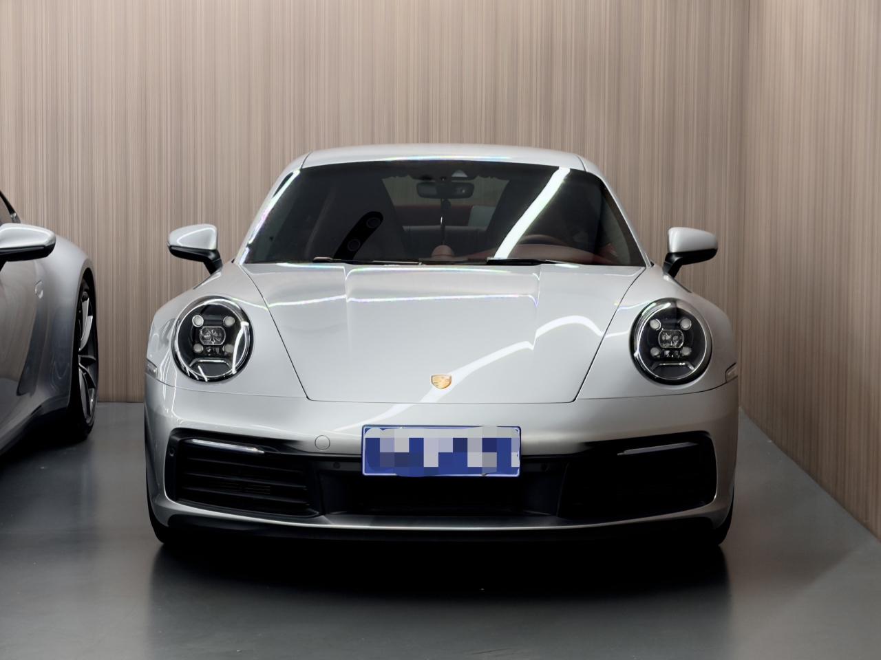Porsche 911 2020 thumb 9