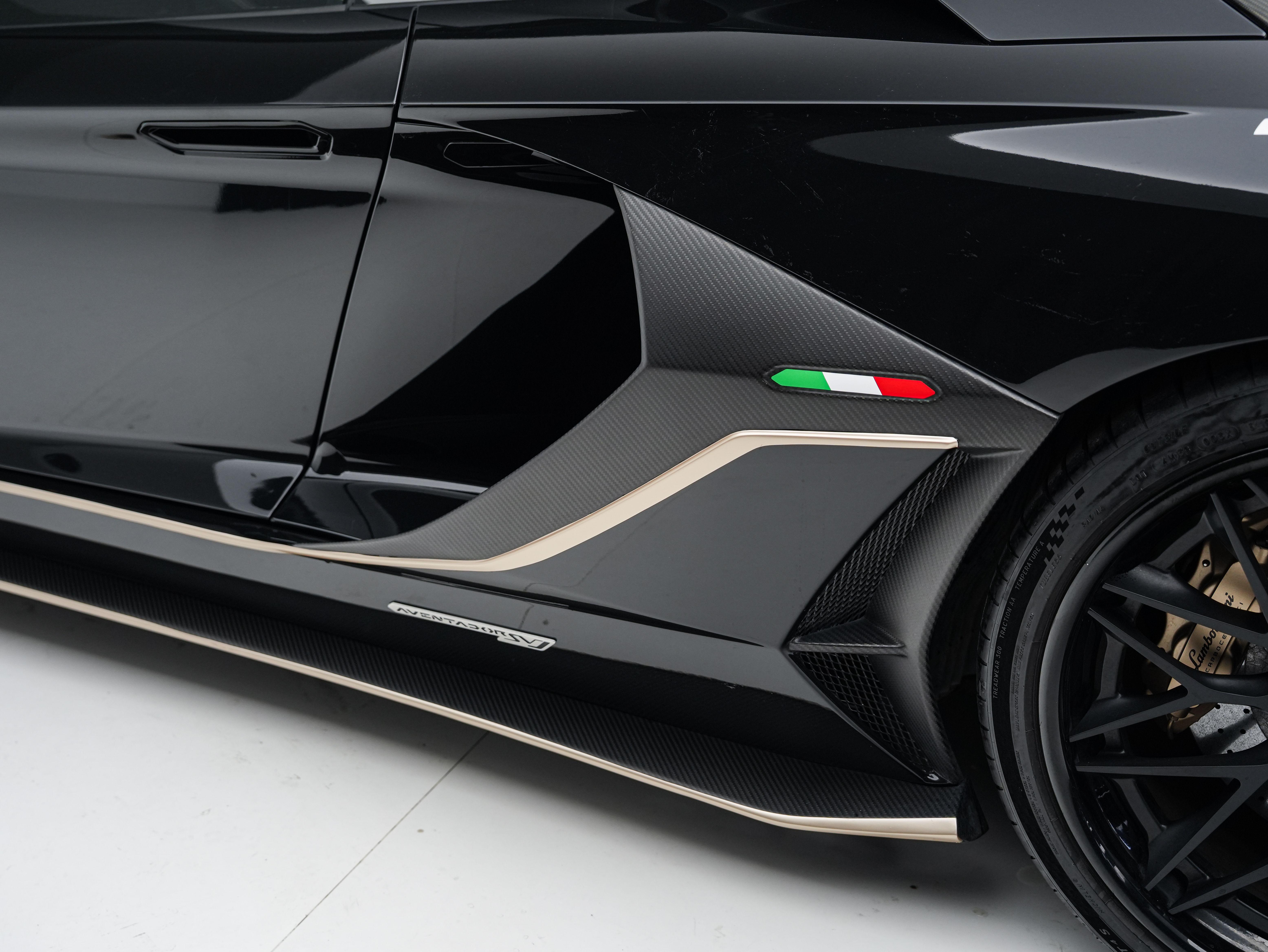 Lamborghini Aventador 2011 thumb 4