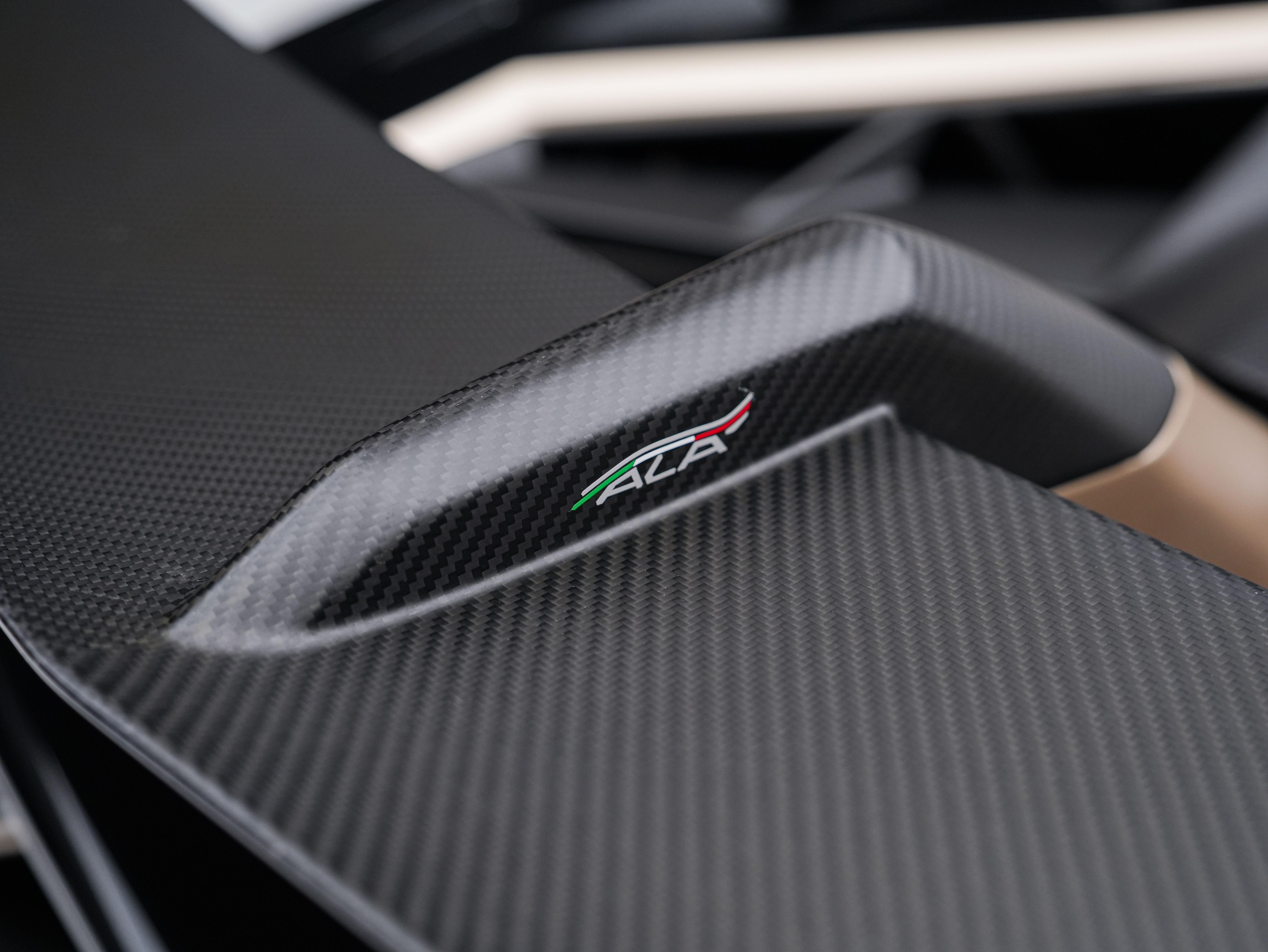 Lamborghini Aventador 2011 thumb 8