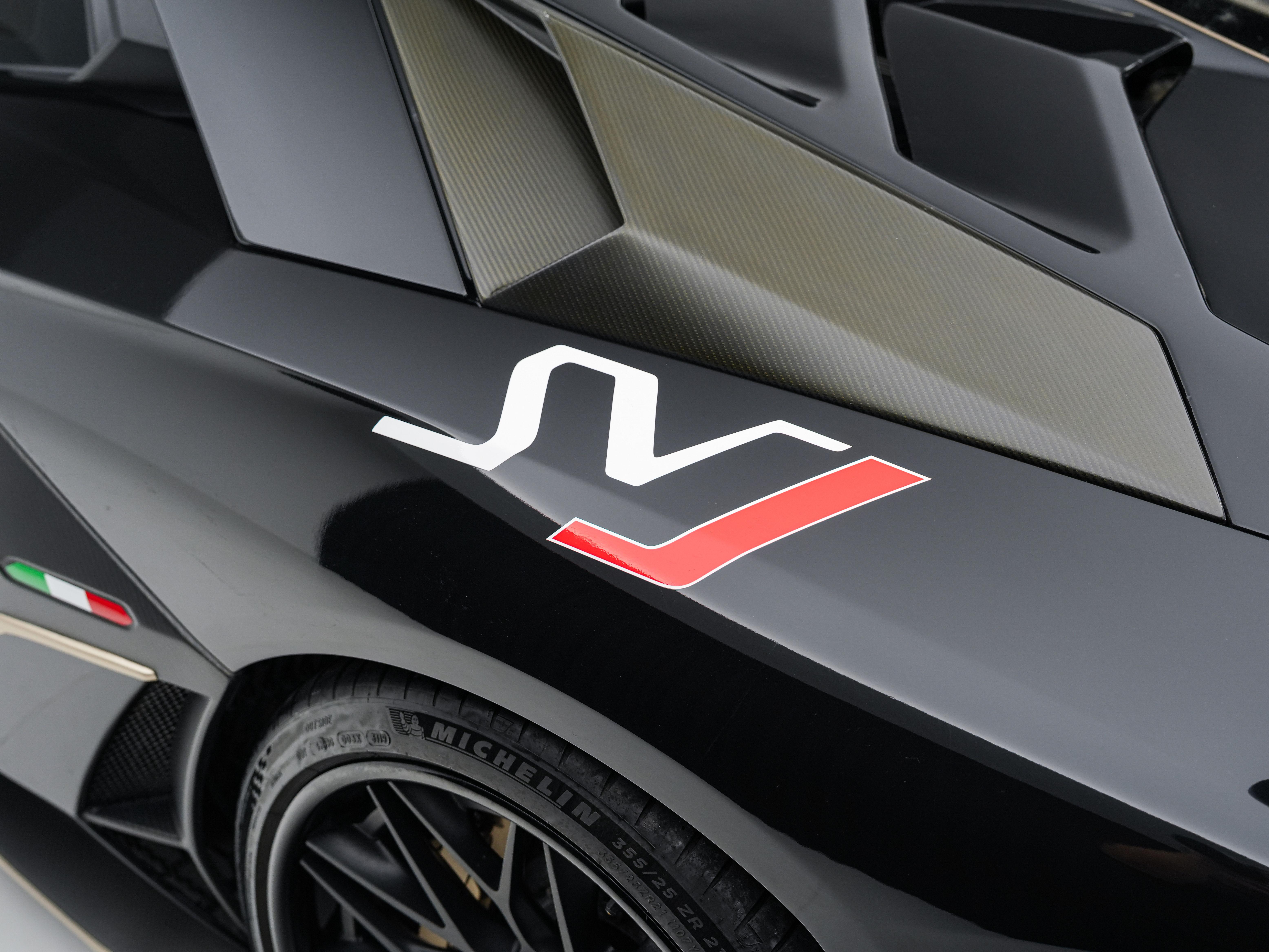 Lamborghini Aventador 2011 thumb 9
