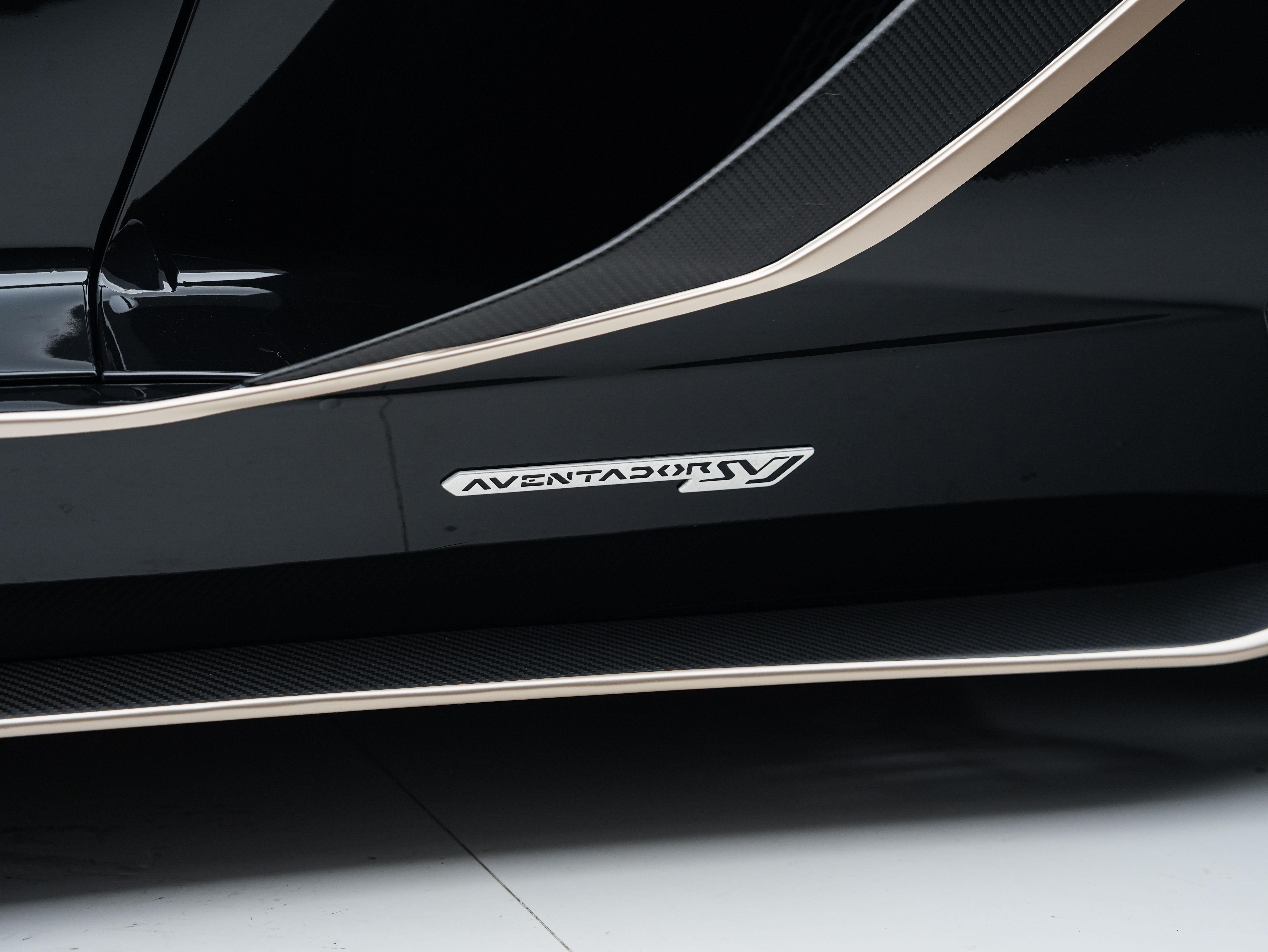 Lamborghini Aventador 2011 thumb 11