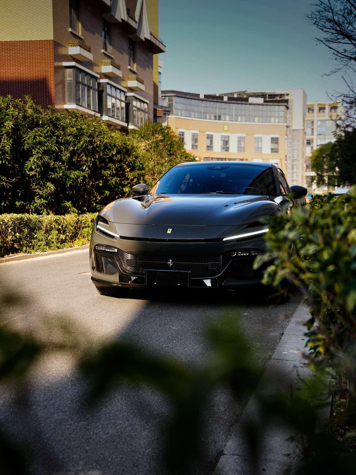 Ferrari Purosangue 2023 thumb 5