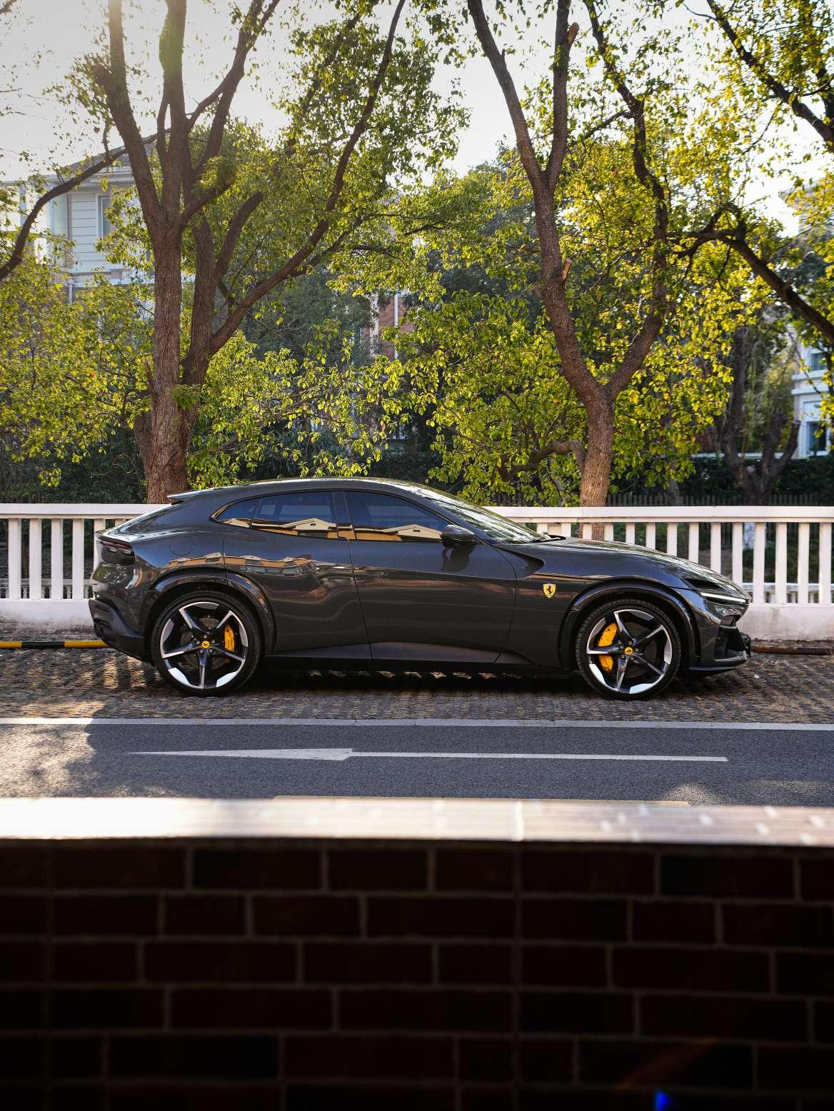 Ferrari Purosangue 2023 thumb 9