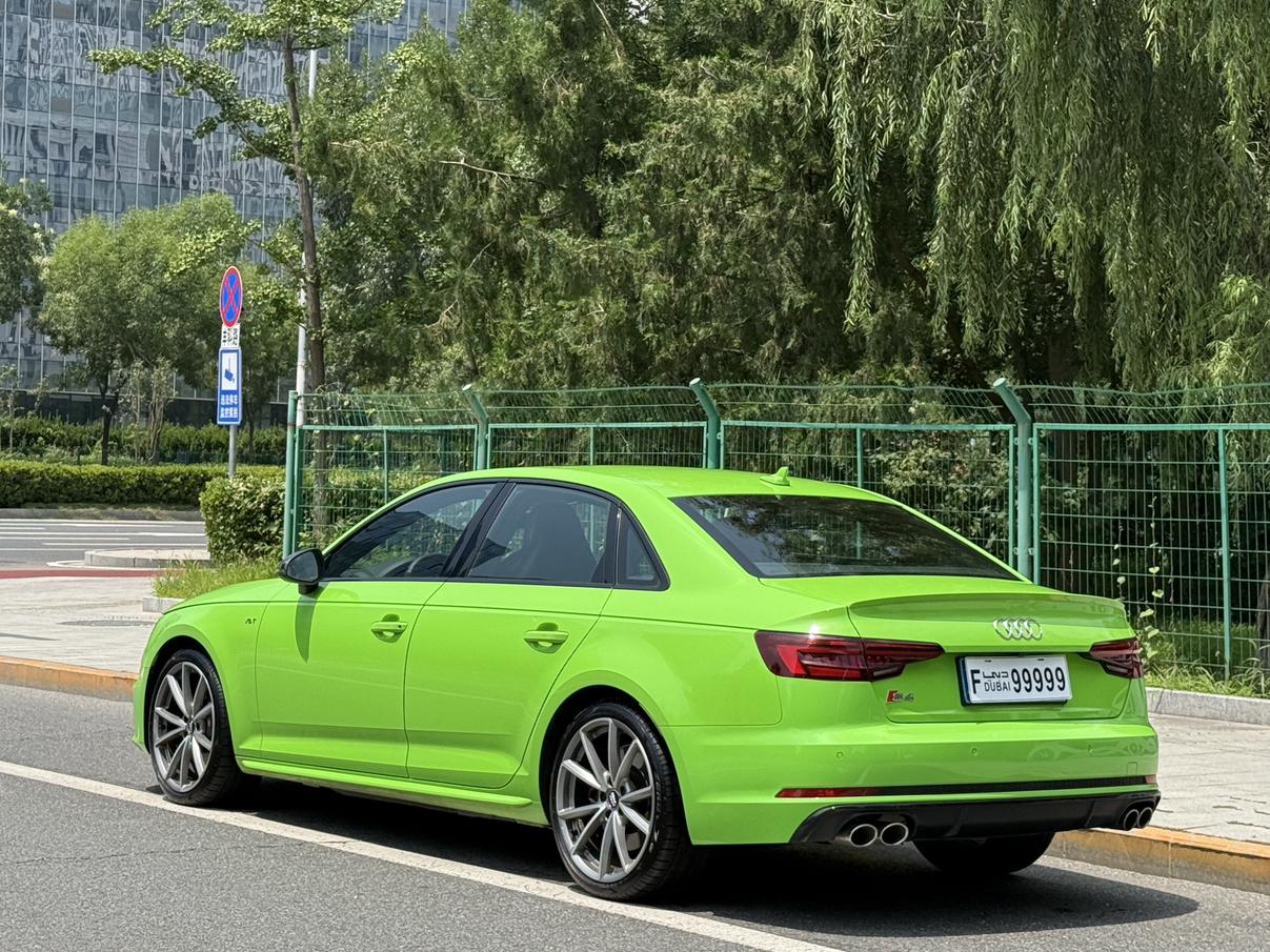 Audi S4 2018 thumb 3