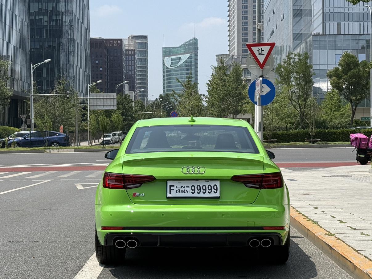 Audi S4 2018 thumb 4