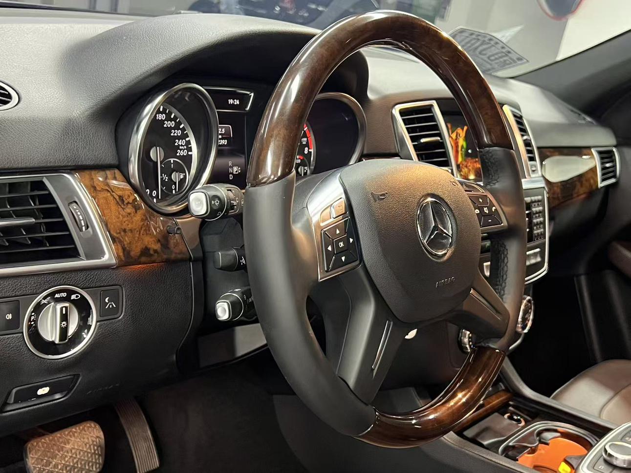 Mercedes-Benz M-Класс 2014 thumb 8