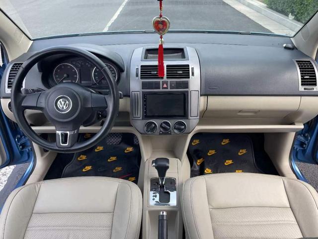 Volkswagen Polo 2011 thumb 7