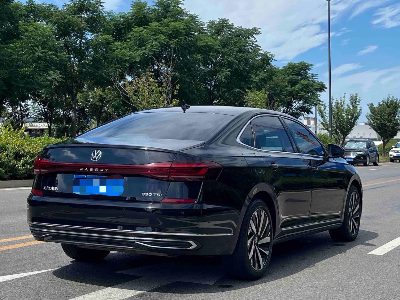 Volkswagen Passat (North America and China) 2022 thumb 4