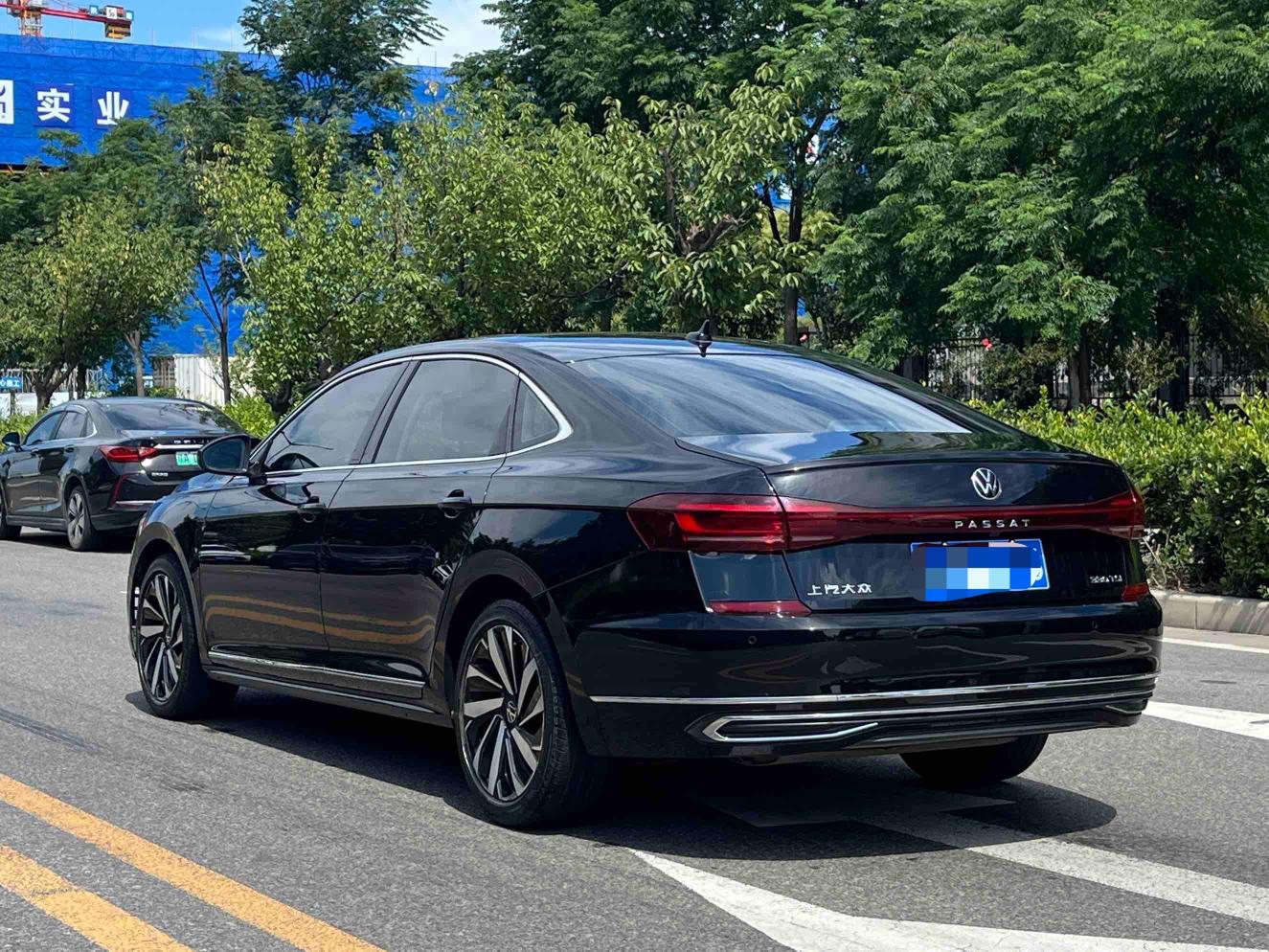 Volkswagen Passat (North America and China) 2022 thumb 12