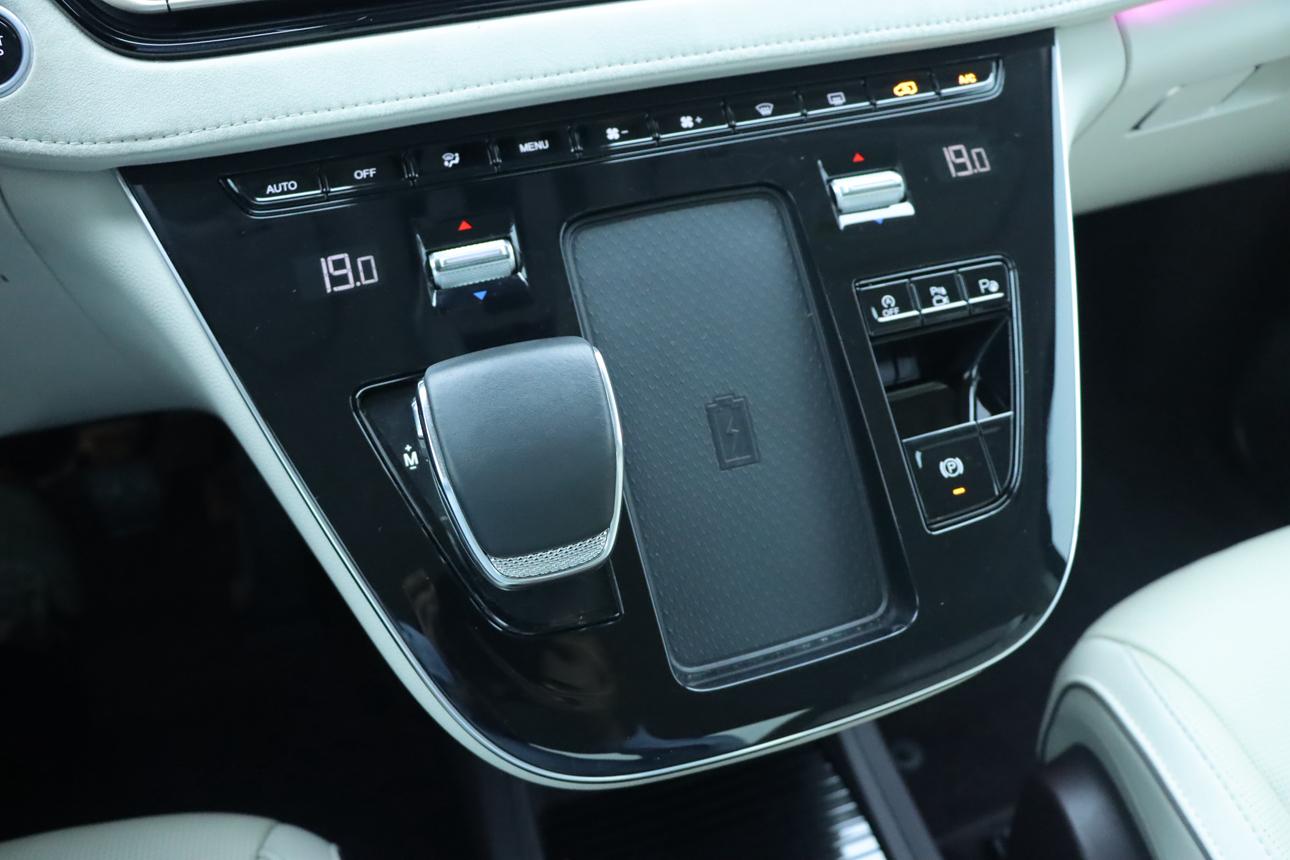 Hongqi HQ9 2022 thumb 12