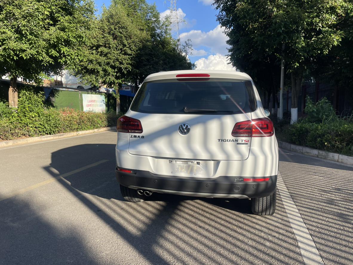 Volkswagen Tiguan 2015 thumb 2