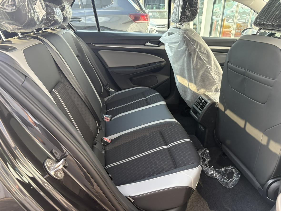 Volkswagen Golf Sportsvan 2025 thumb 10