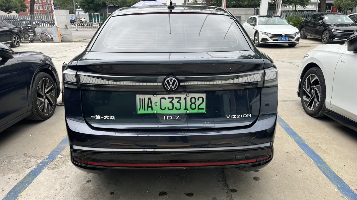 Volkswagen ID.7 2024 thumb 3