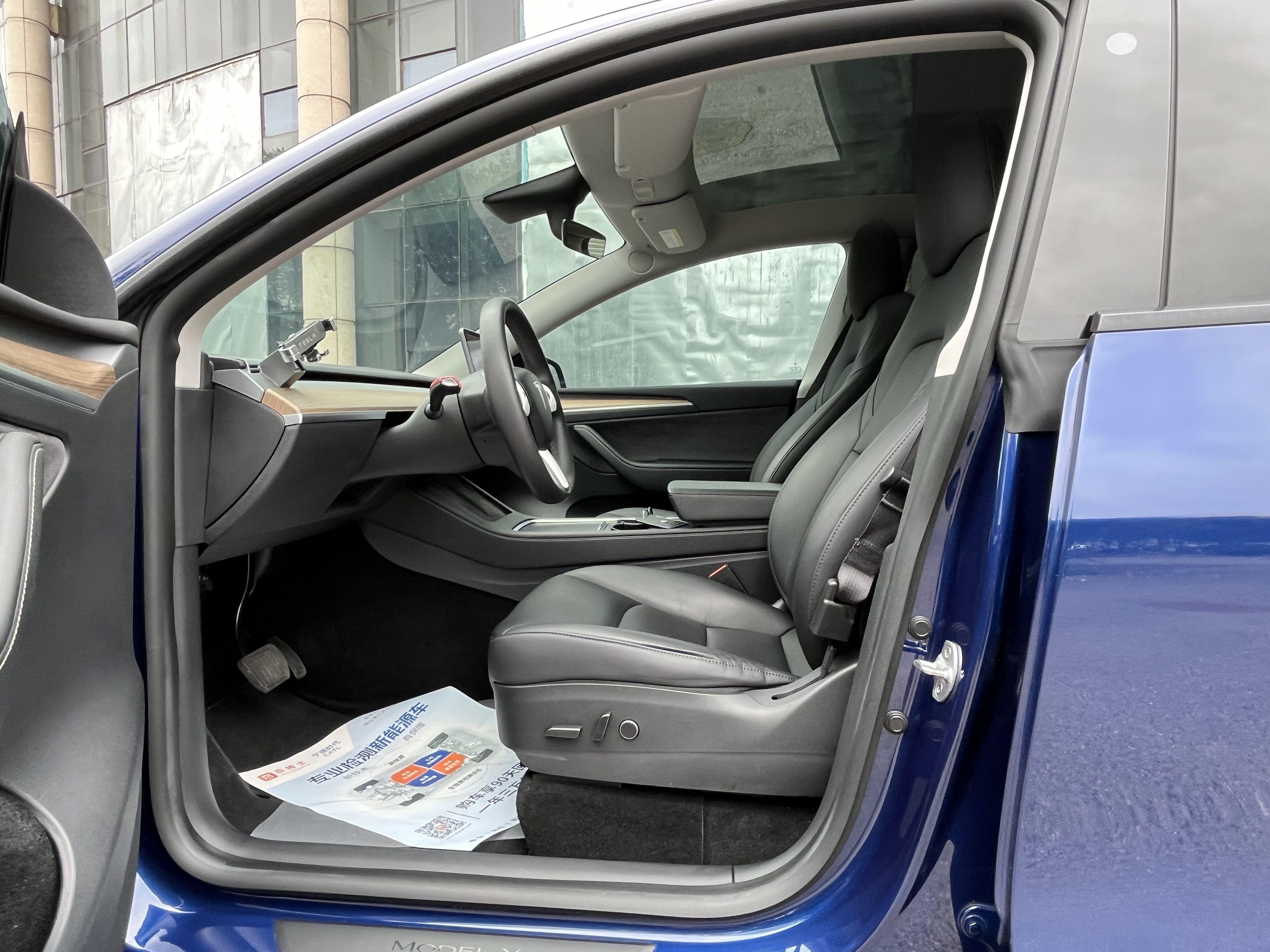 Tesla Model Y 2021 thumb 12