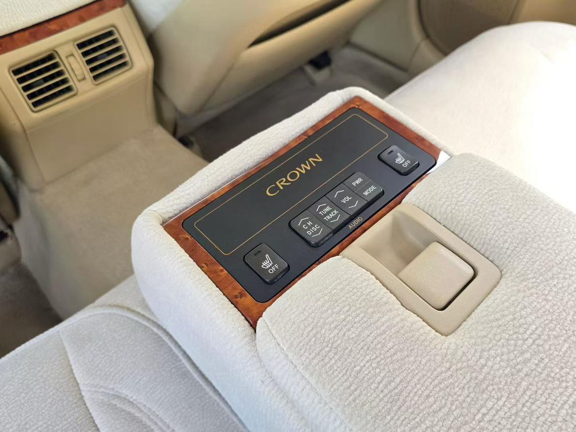 Toyota Crown 2006 thumb 3