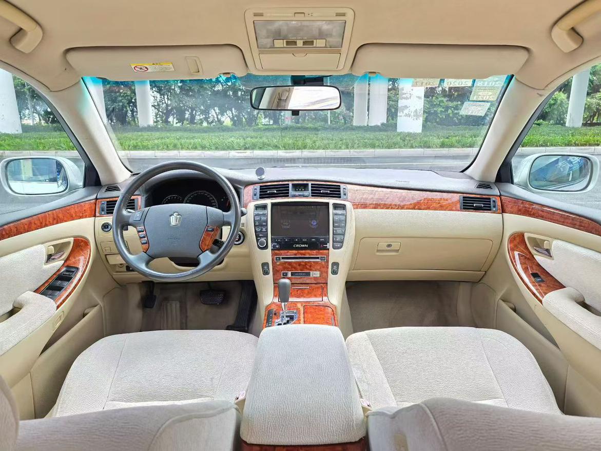 Toyota Crown 2006 thumb 6