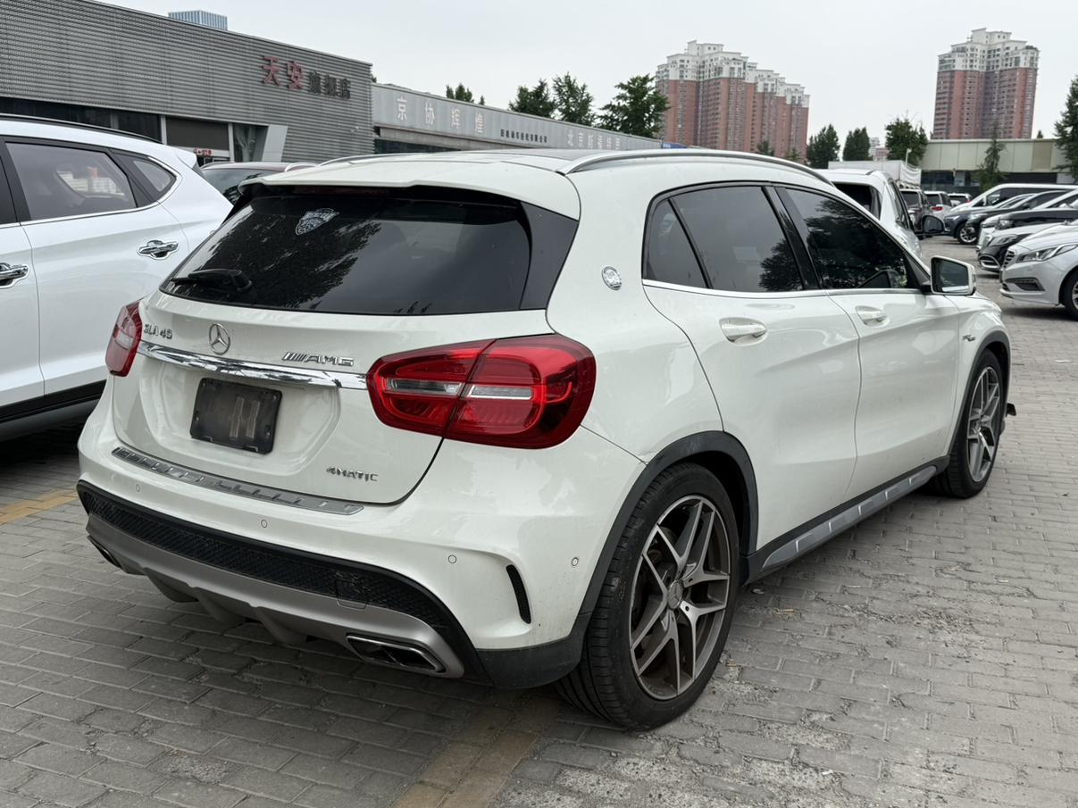 Mercedes-Benz GLA AMG 2015 thumb 4
