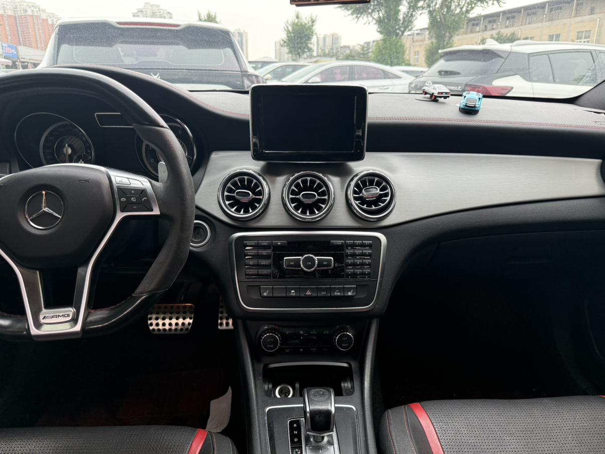 Mercedes-Benz GLA AMG 2015 thumb 5