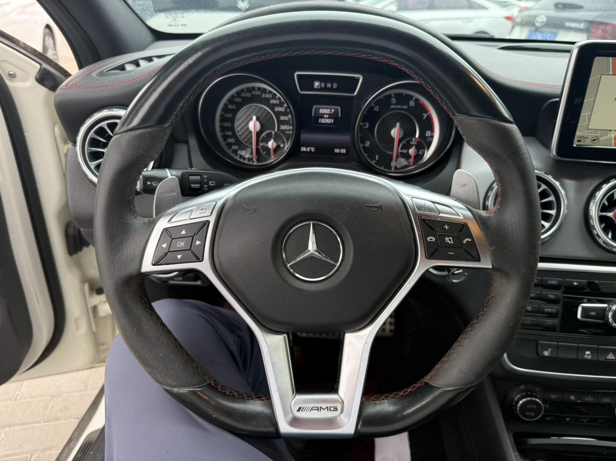 Mercedes-Benz GLA AMG 2015 thumb 8