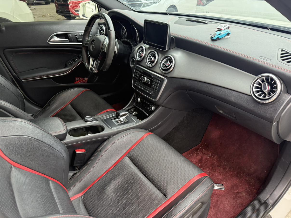 Mercedes-Benz GLA AMG 2015 thumb 9
