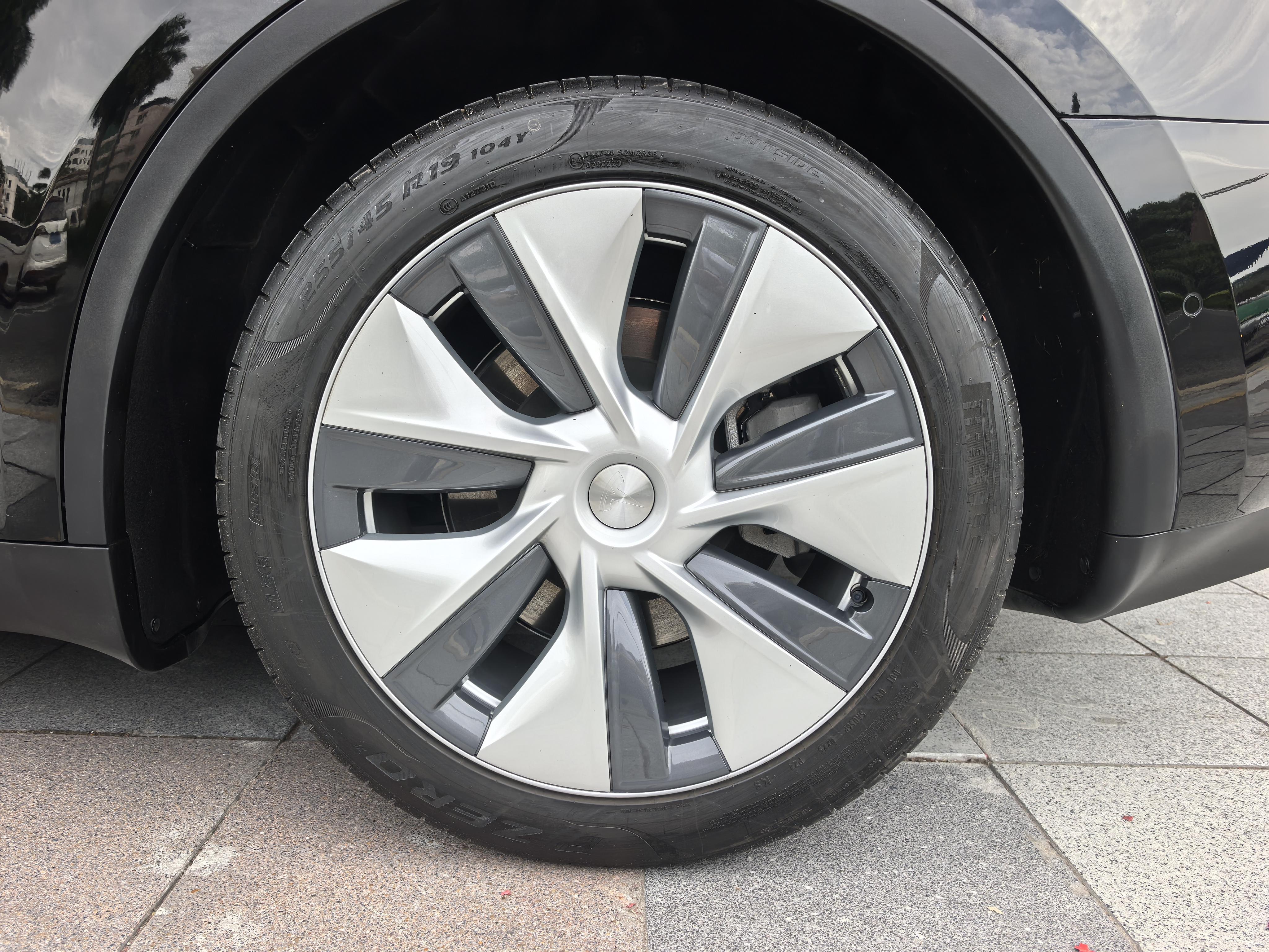 Tesla Model Y 2022 thumb 5