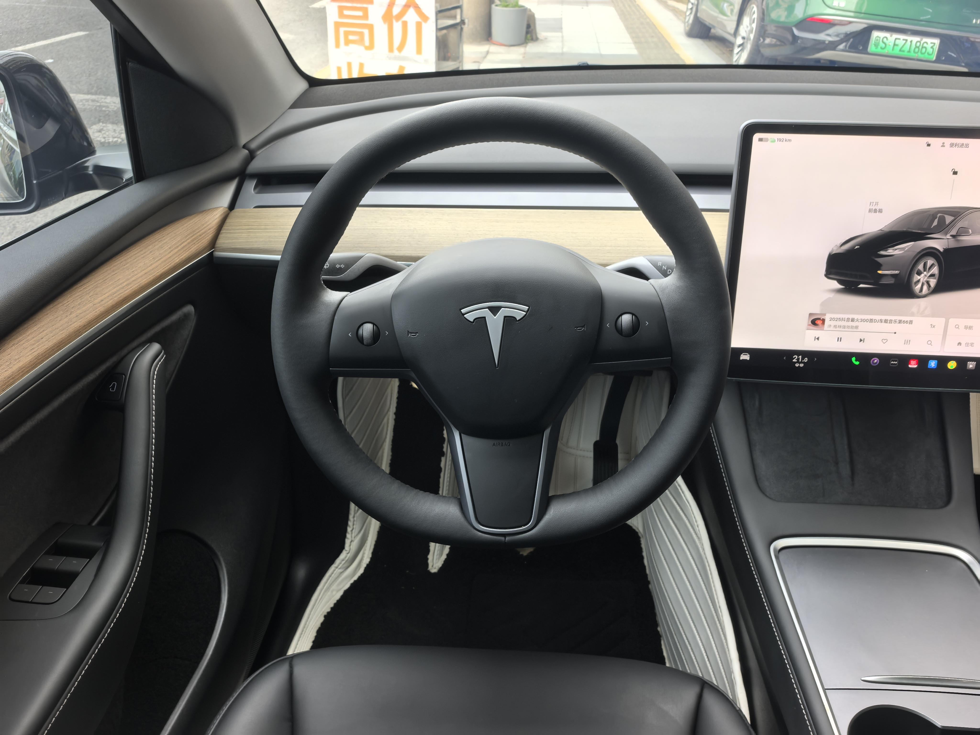 Tesla Model Y 2022 thumb 12